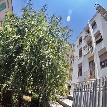 Mythos سيراكوزا